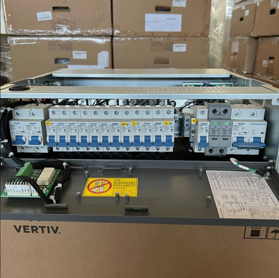 Vertiv 48Vdc ระบบพลังงานที่ติดตั้ง 19 นิ้ว อุปกรณ์โทรคมนาคม Netsure 731A41 200A การสลับไฟฟ้า