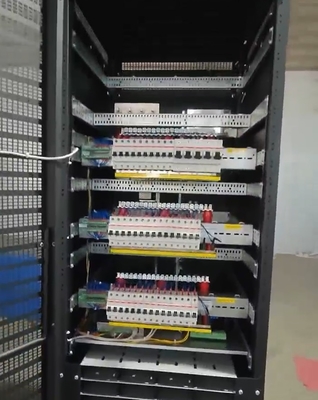 ระบบขนาดใหญ่ตามสั่ง 48V 1000A โรงงานขนาดใหญ่ FP2 49V 48KW 2ph 240Vac 2L + N + PE