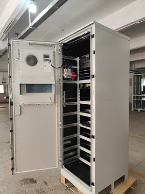 ระบบพลังงานโทรคมนาคมแสงอาทิตย์ที่ทําตามสั่ง FP2 48V 36KW + 12.8KW T3 ตู้โทรคมนาคมแสงอาทิตย์กลางแจ้ง