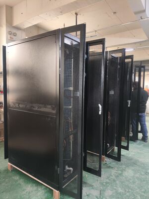 อุปกรณ์อากาศเย็นในแถวหน่วย AC ความแม่นยํา L Series L40 380V 3Ph ศูนย์ข้อมูลเย็น